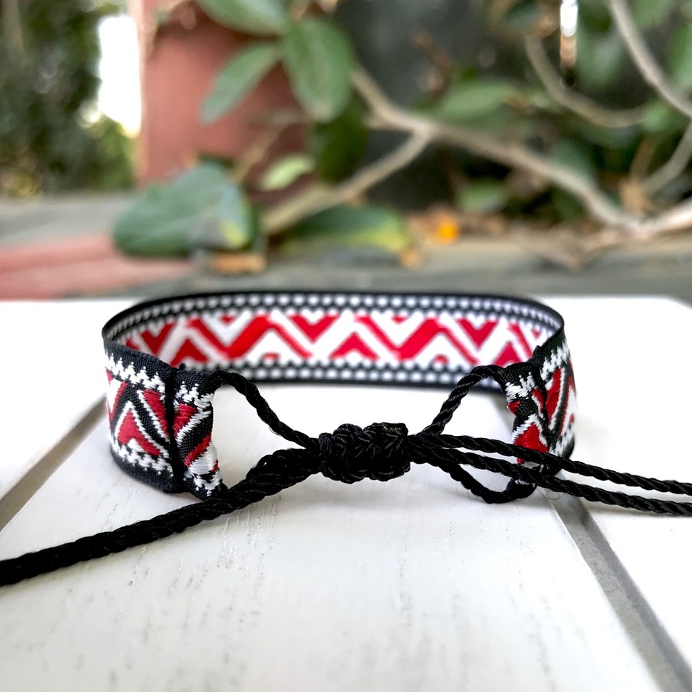 Native Red Mountains Trim Bracelet - Picture 3 of 3